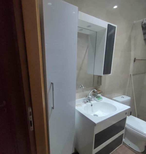 meubles de salle de bain en bois